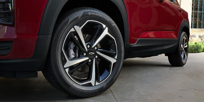 2023-trailblazer-ext-gal-02.jpg