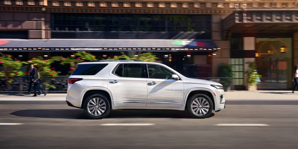 2023 Chevrolet Traverse Mid-Size SUV Exterior Side Profile.