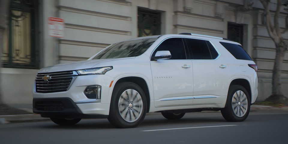 2023 Chevrolet Traverse Mid-Size SUV Exterior Design Video Thumbnail.