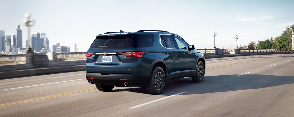 2023 Chevrolet Traverse Mid-Size SUV Performance.