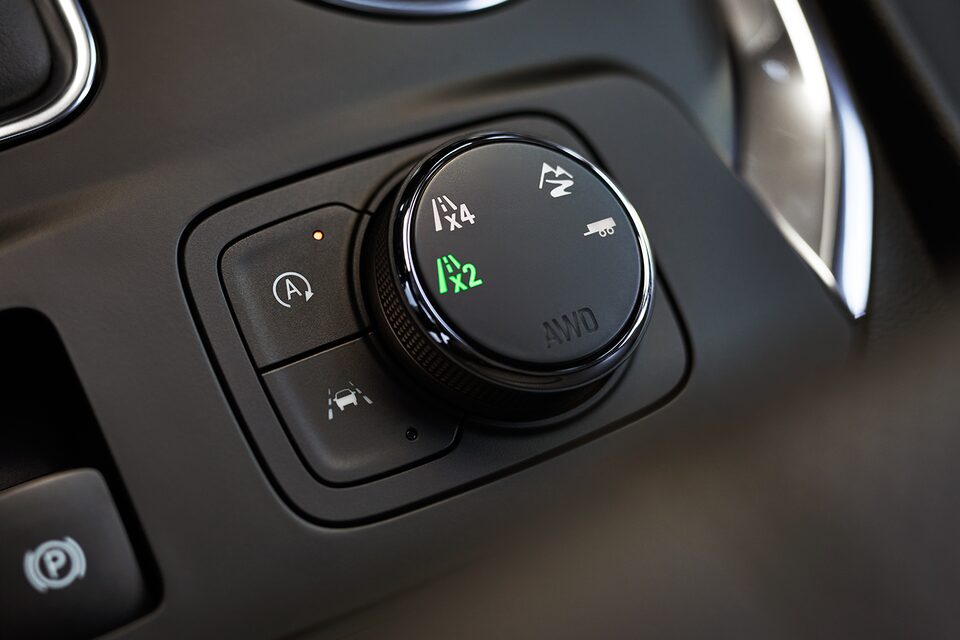 2023 Chevrolet Traverse Mid-Size SUV Interior Driver Mode Selector.