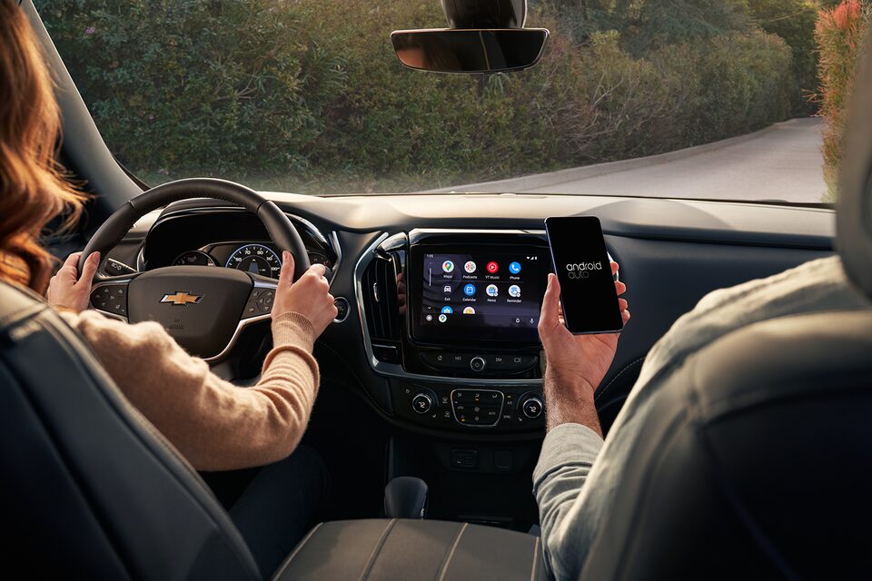 2023 Chevrolet Traverse Mid-Size SUV Interior Infotainment System with Android Auto.