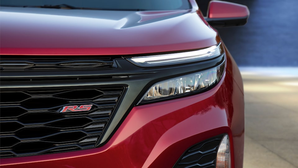 The technologically advanced Intellibeams of the 2024 Chevrolet Equinox RS.