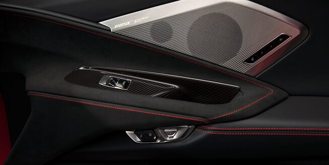 Système audio Bose de la voiture de sport à moteur central Chevrolet Corvette 2023.