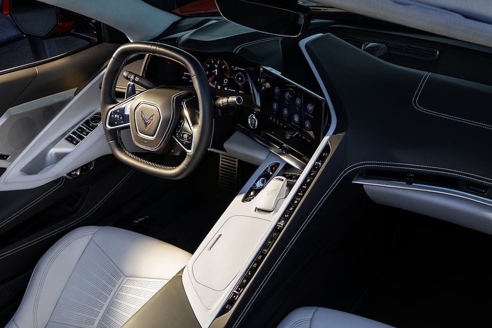 Sièges gris ciel froid de la Chevrolet Corvette 2024.