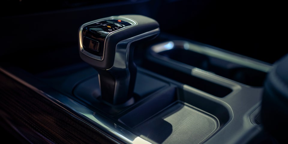 2023 Silverado 1500: Electronic transmission range selector.