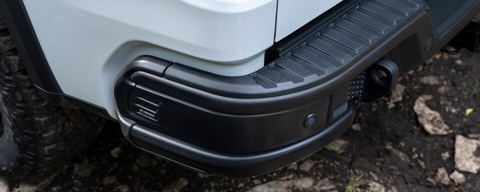 Vue rapprochée latérale arrière du Silverado ZR2 2023 édition Bison.