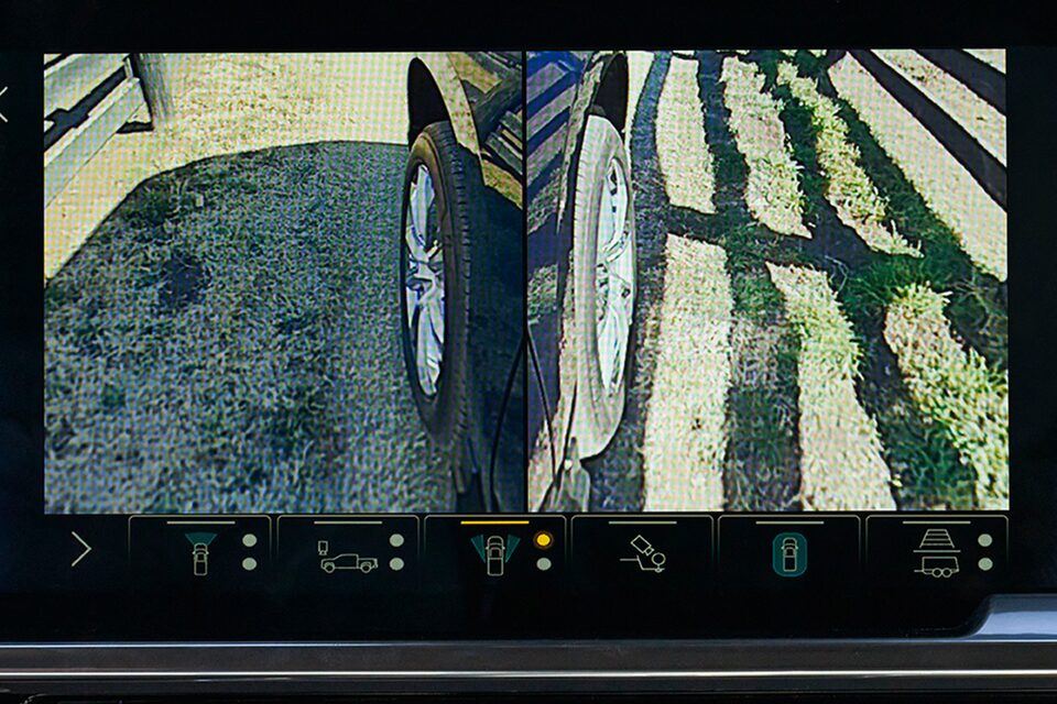 2023 Chevrolet Silverado 1500 Camera: Front Side View.