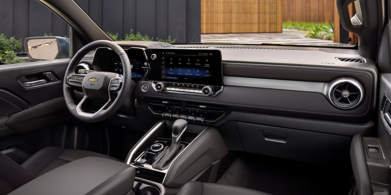 Le Chevrolet Colorado 2025 vu par le passager avant.