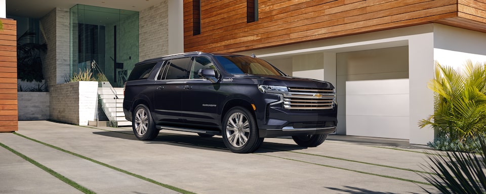 2022 Chevrolet Suburban Full-Size SUV Exterior Side View