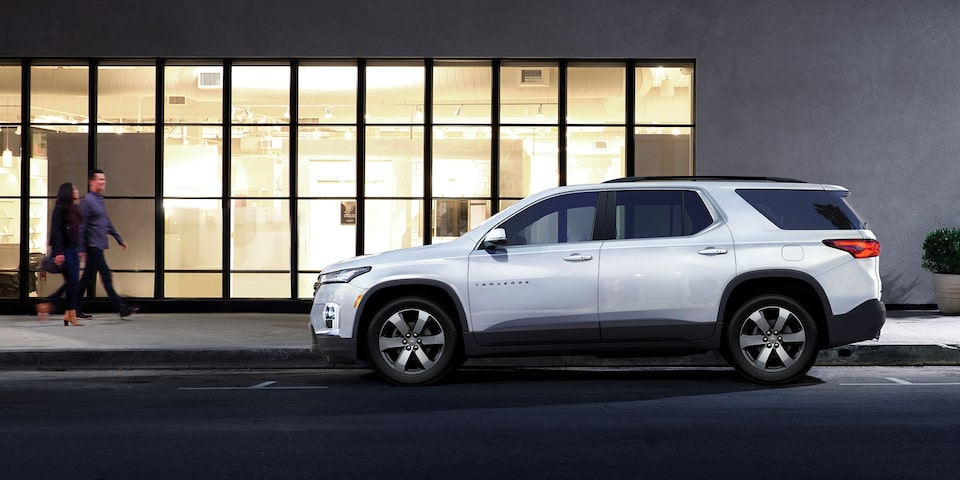 2023 Chevrolet Traverse Mid-Size SUV Exterior in True North Edition.