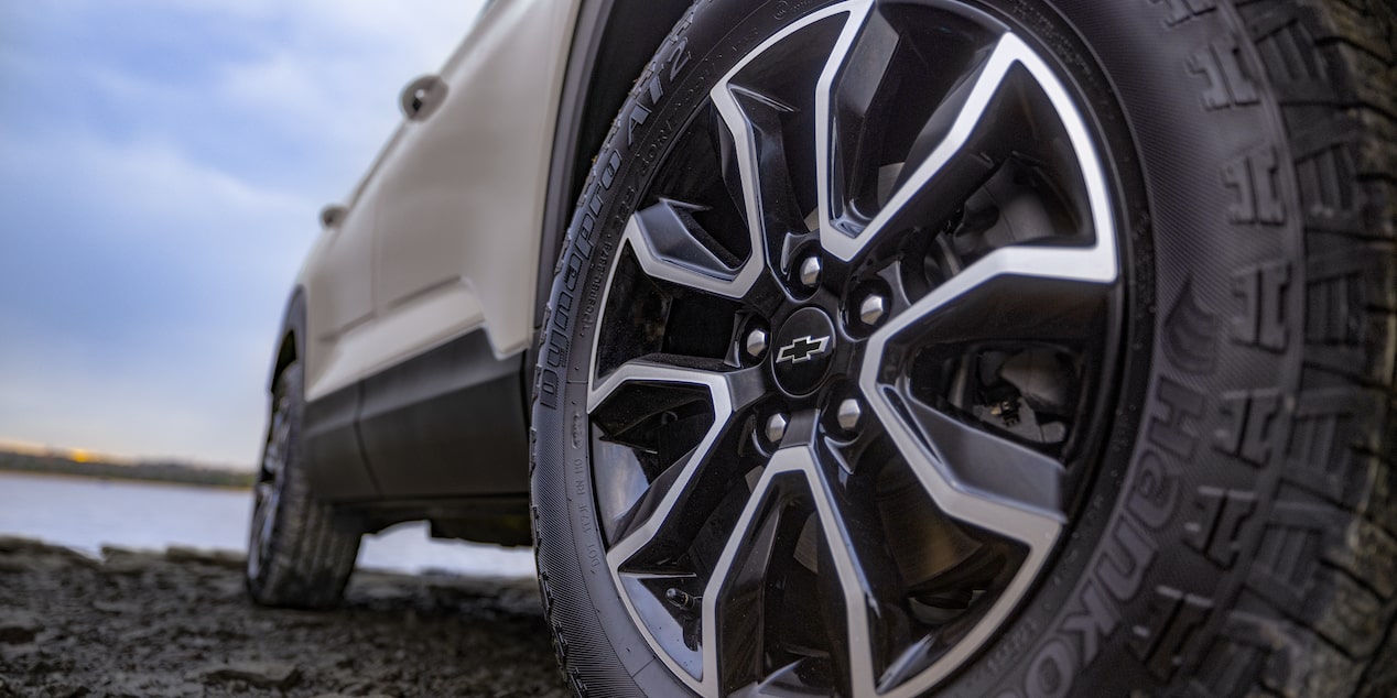 Close up view of the aluminum wheels of the 2026 Chevrolet Trailblazer ACTIV trim.