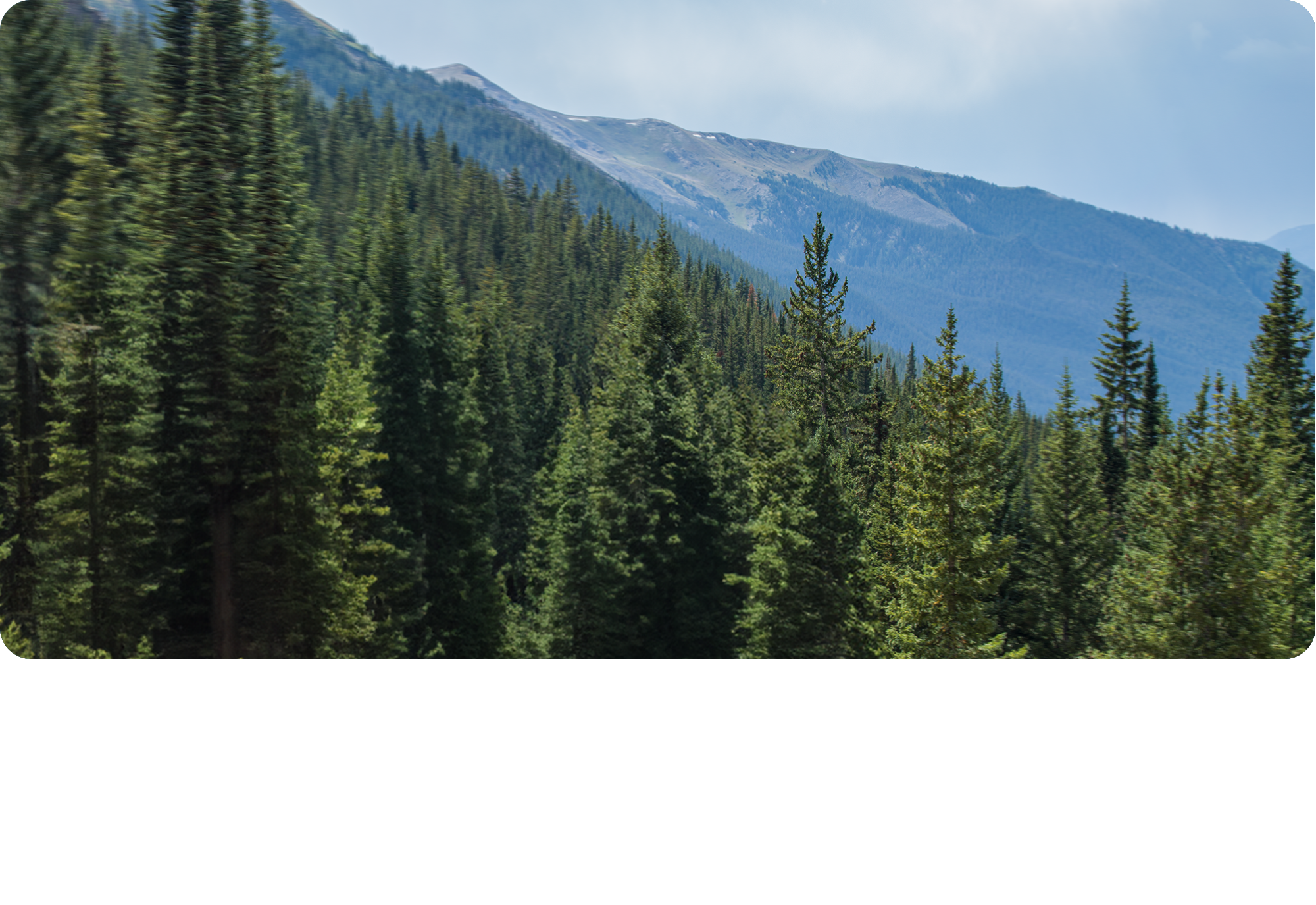 Mountain Scenery backplate for the 2026 Chevrolet Traverse.