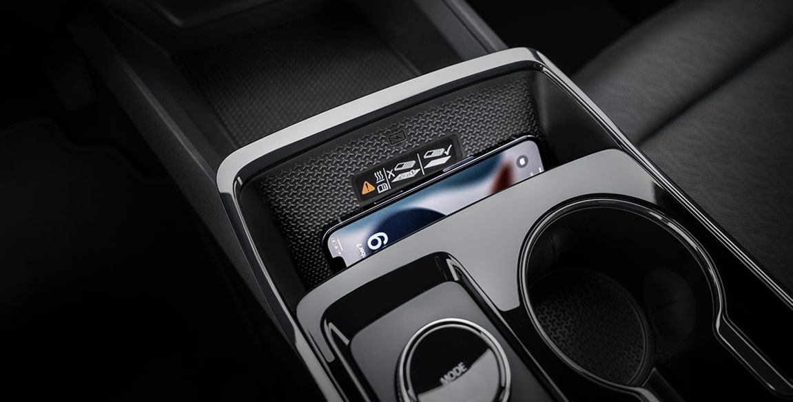 Close-up view of the Center console of the 2027 Equinox.