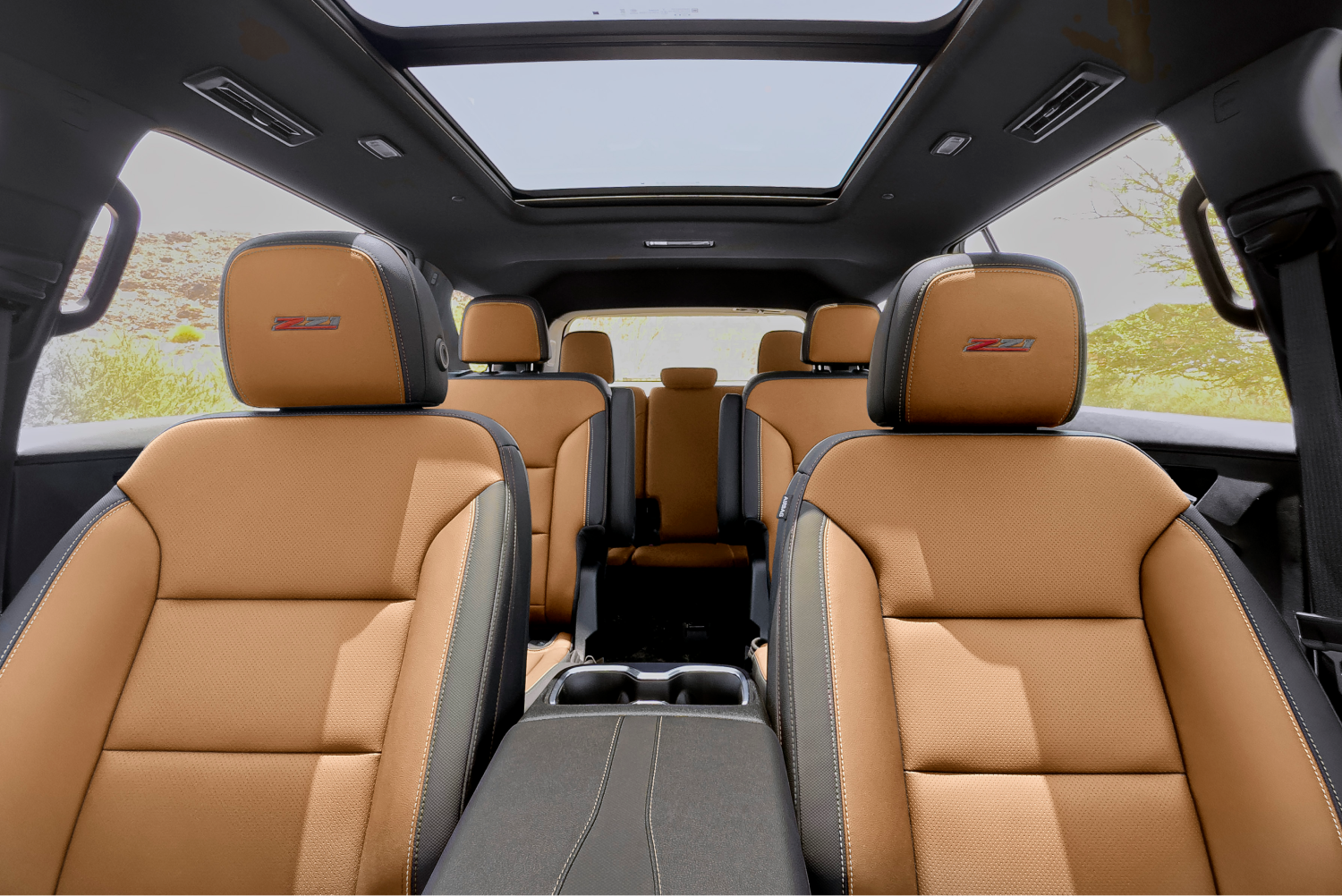 Vue de face de l’intérieur de la Chevrolet Traverse 2027.