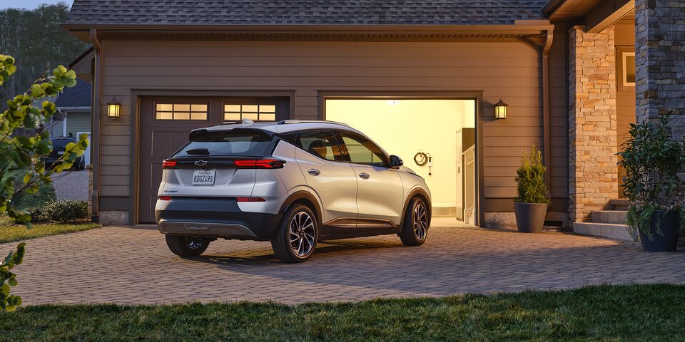 Profil arrière du Bolt EUV 2022