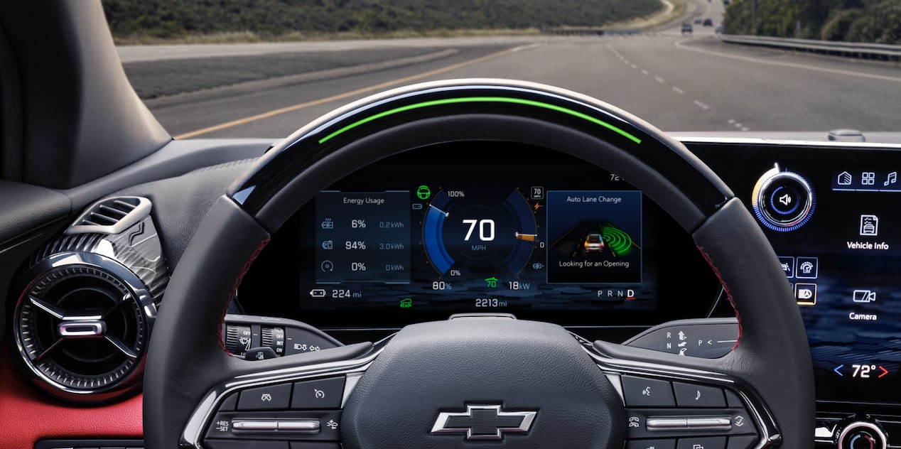 Le Chevrolet Blazer EV 2026 avec la conduite mains libres Super Cruise activée.