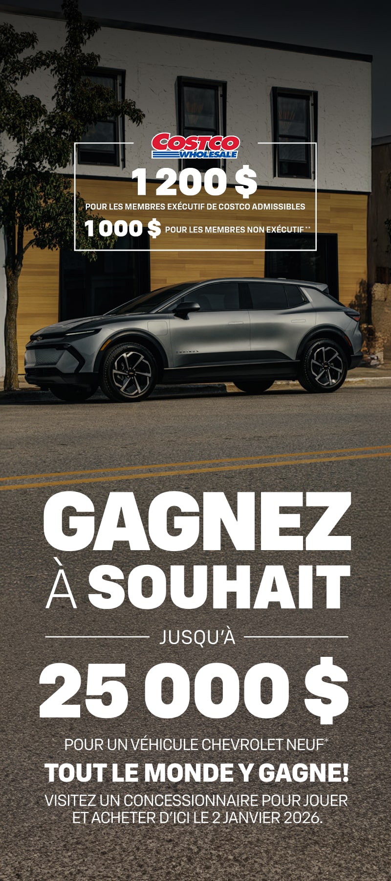 Profil latéral du Chevrolet Equinox EV 2026 stationné devant une vitrine.