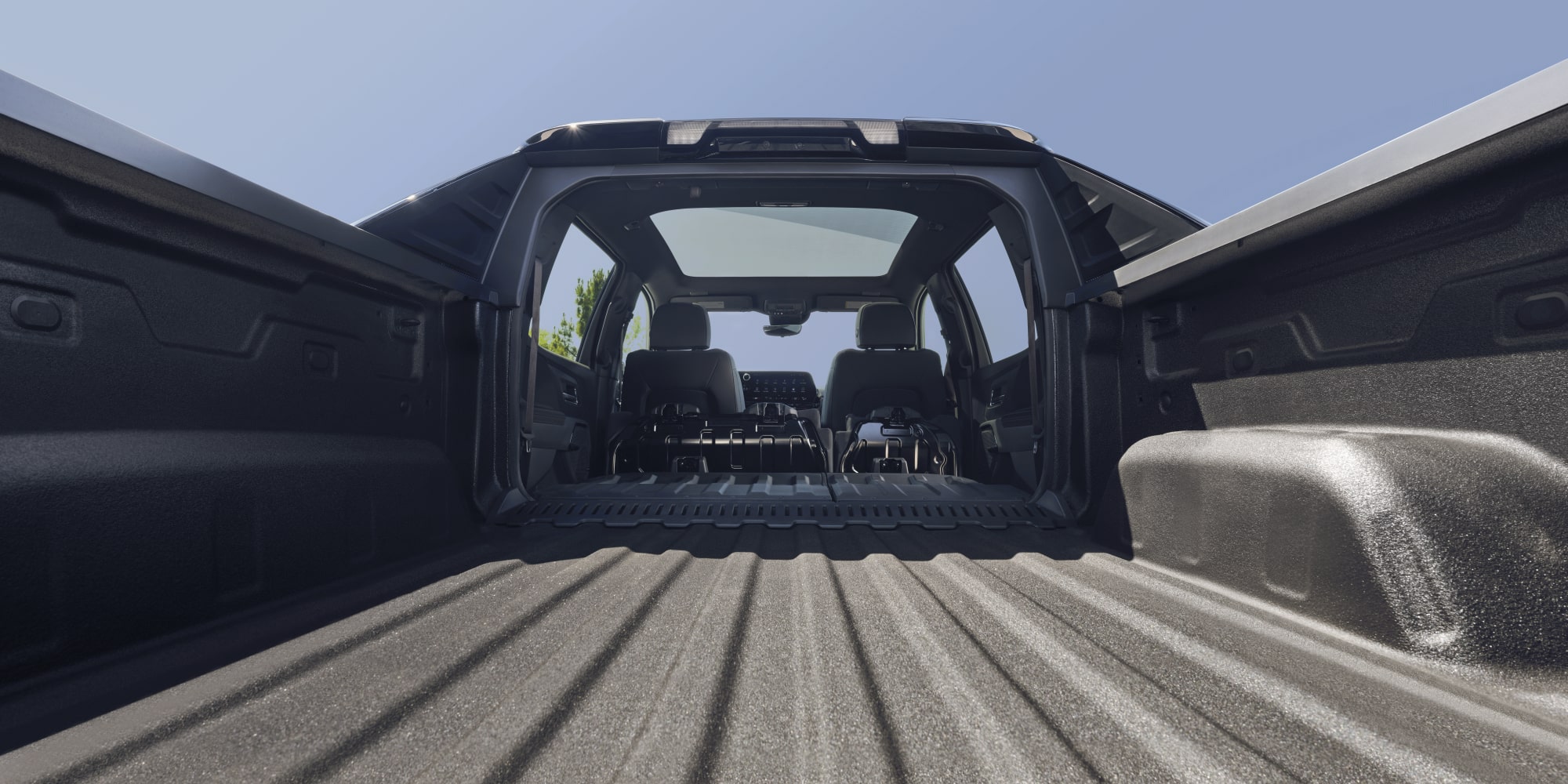 Vue rapprochée de la caisse du Chevrolet Silverado EV 2026.