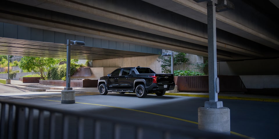 Un Chevrolet Silverado EV WT.