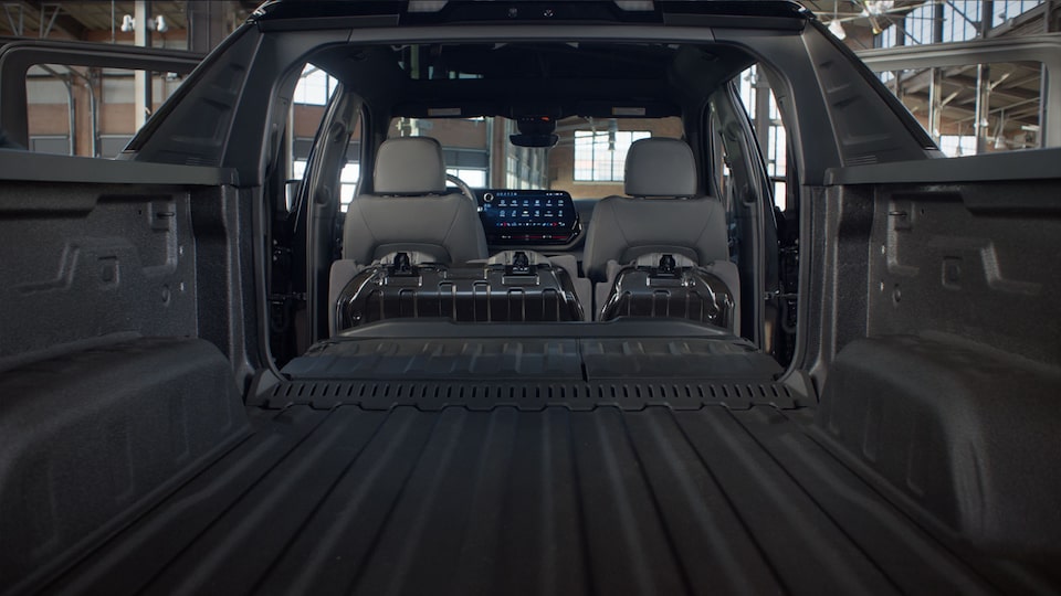 Multi-Flex Midgate feature on a Chevrolet EV.