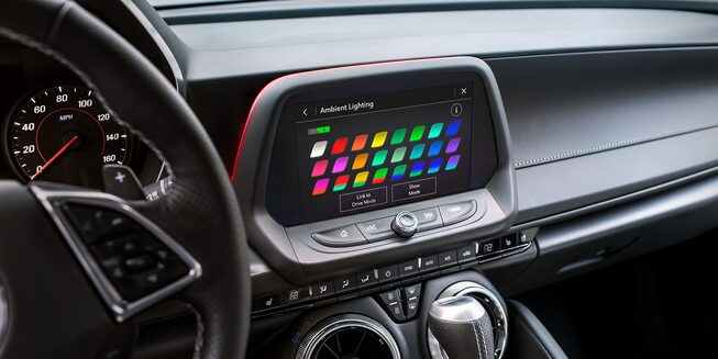 Écran du système d’infodivertissement de la Chevrolet Camaro 2022.