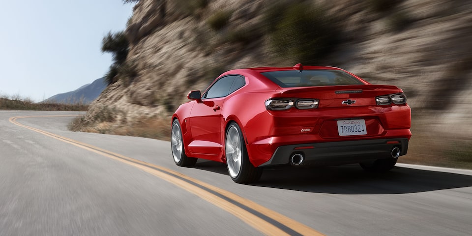 Profil latéral arrière de la Chevrolet Camaro 2022.