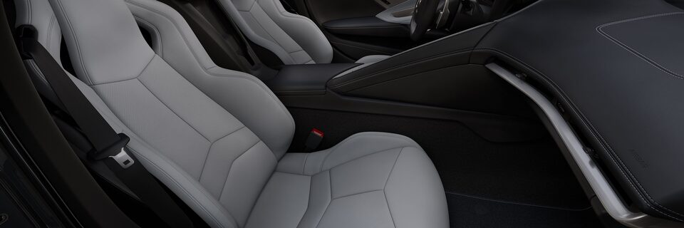 Sièges de la voiture de sport à moteur central Chevrolet Corvette 2023.