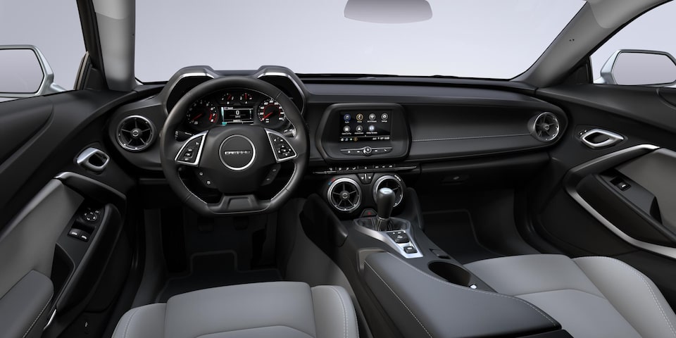 Chevrolet Camaro 2024 en Gris cendré moyen.