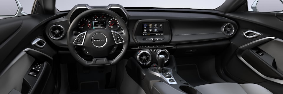 Chevrolet Camaro 2024 en Gris cendré moyen.