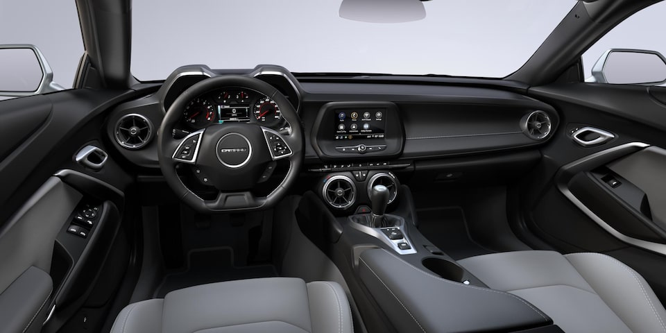 Chevrolet Camaro 2024 en Gris cendré moyen.