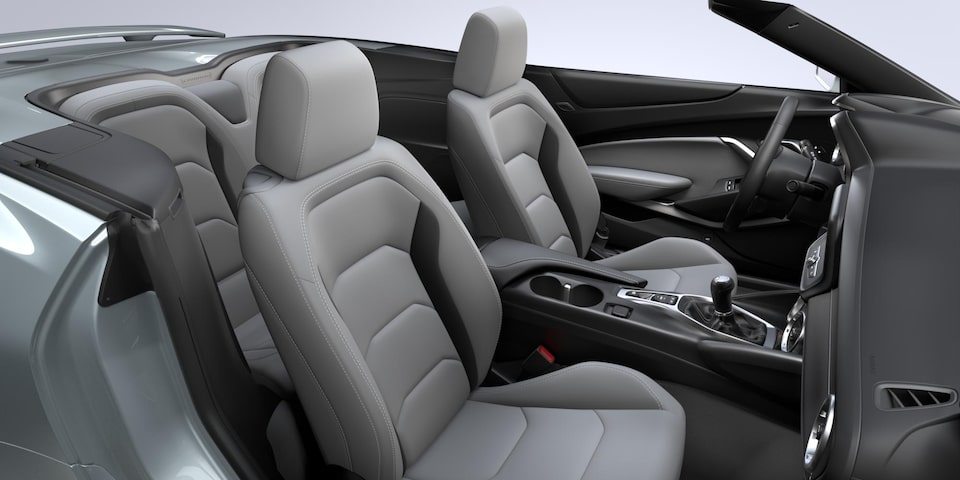 Chevrolet Camaro 2024 en Gris cendré moyen.