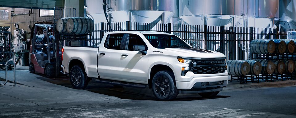 Scenic front passenger shot of the 2022 Chevrolet Silverado Custom Rally Edition.