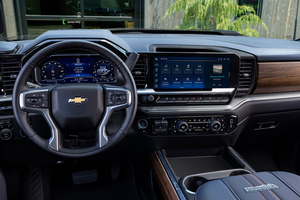 Habitacle côté conducteur du Chevrolet Silverado HD 2024.