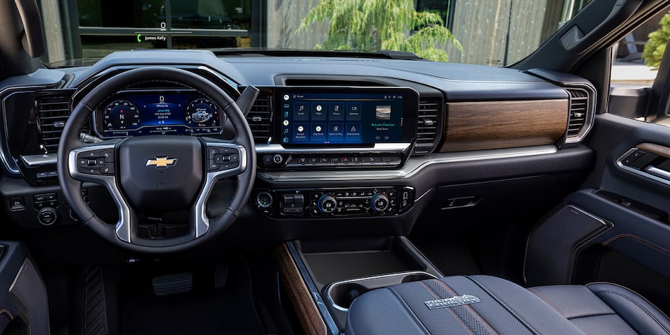 Chevrolet Silverado HD 2024 : système d’infodivertissement avec écran tactile de 13,4 po en diagonale.