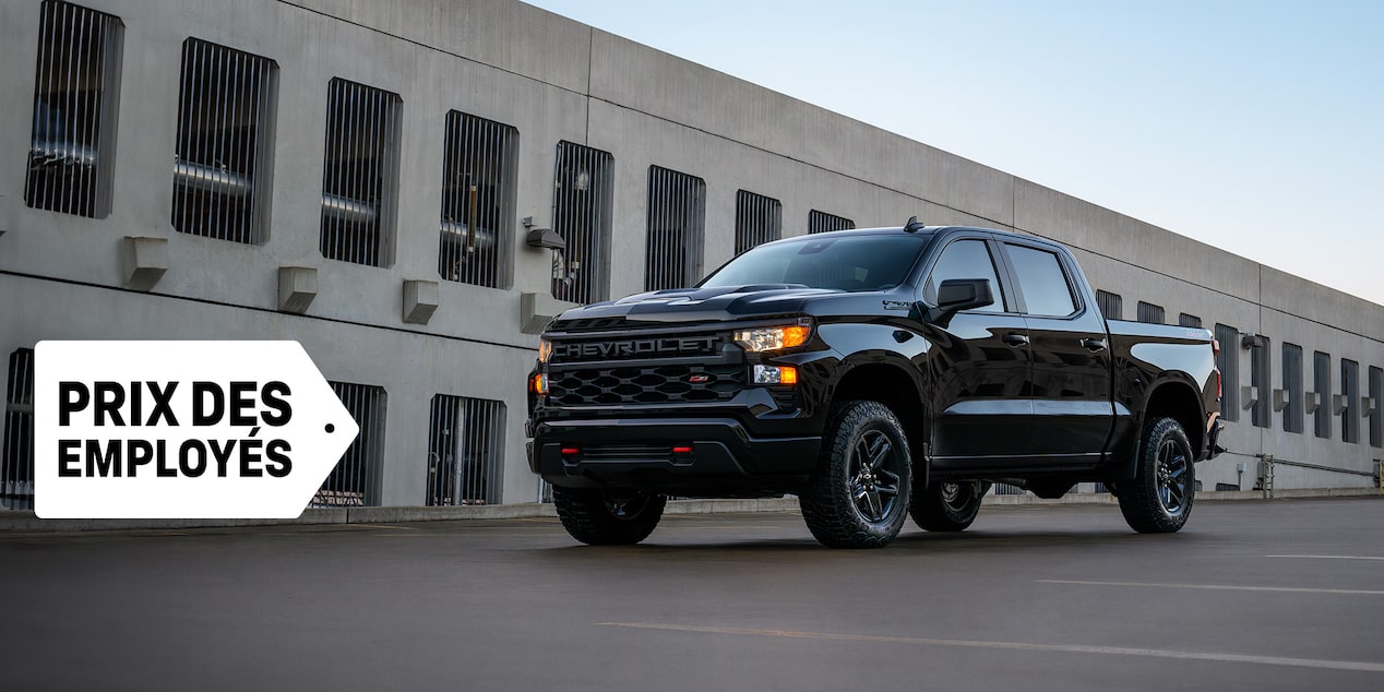 Vidéo d’un Chevrolet Silverado LD 2025 en conduite hors route.