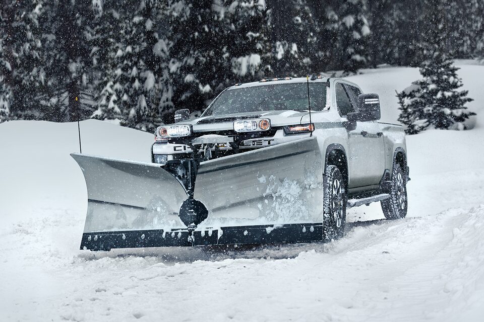 Camion Chevrolet Silverado HD 2021 : pelle à neige.