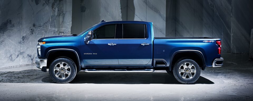 Camion Chevrolet Silverado HD 2021 : Profil latéral.