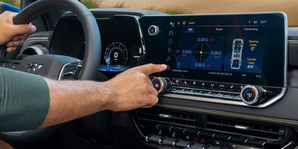 A 2023 Colorado Owner Changes the Settings on the Infotainment System.