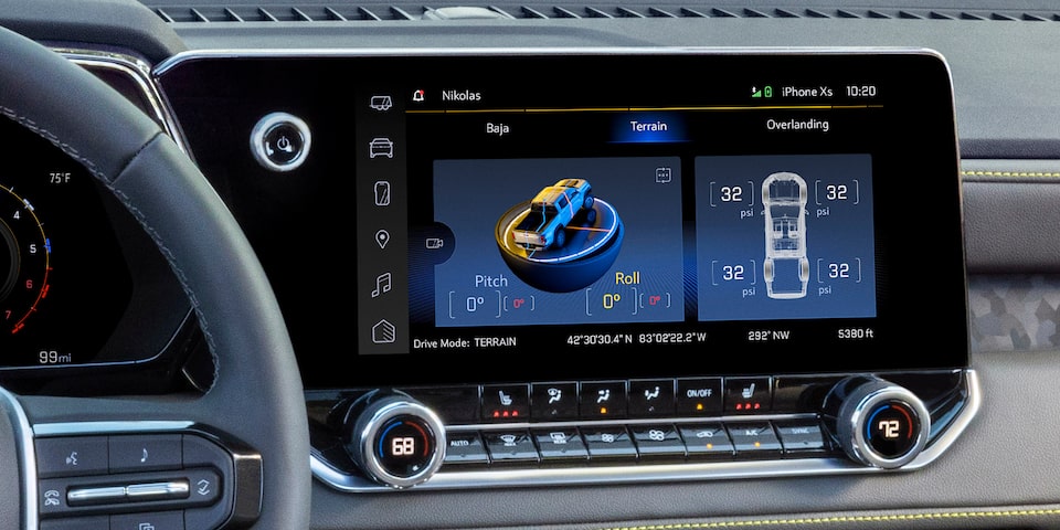 The 2023 Colorado in Terrain Mode screen.