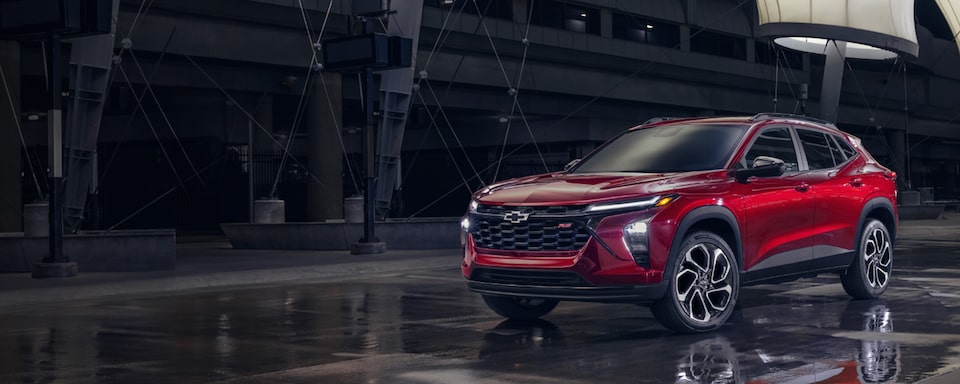 Vue latérale avant gauche du Chevrolet Trax 2024.