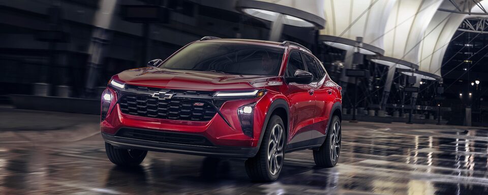 Vue latérale droite du Chevrolet Trax 2024.