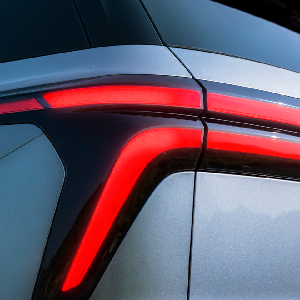 Rear lights of the 2024 Chevrolet Traverse.
