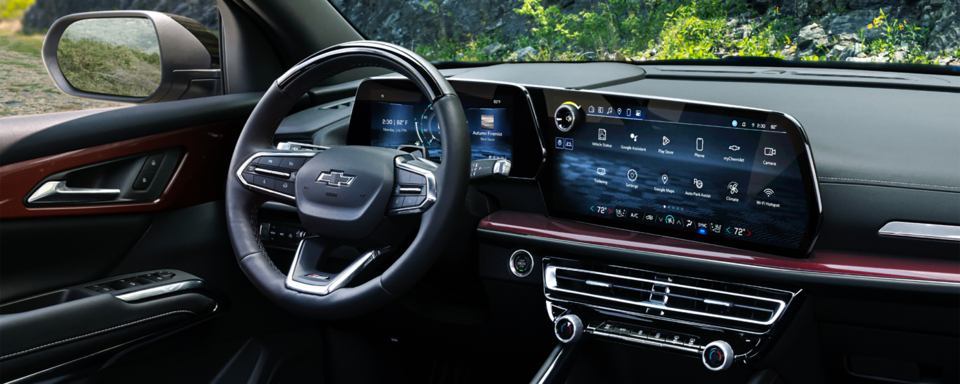 2024 Chevrolet Traverse front interior.