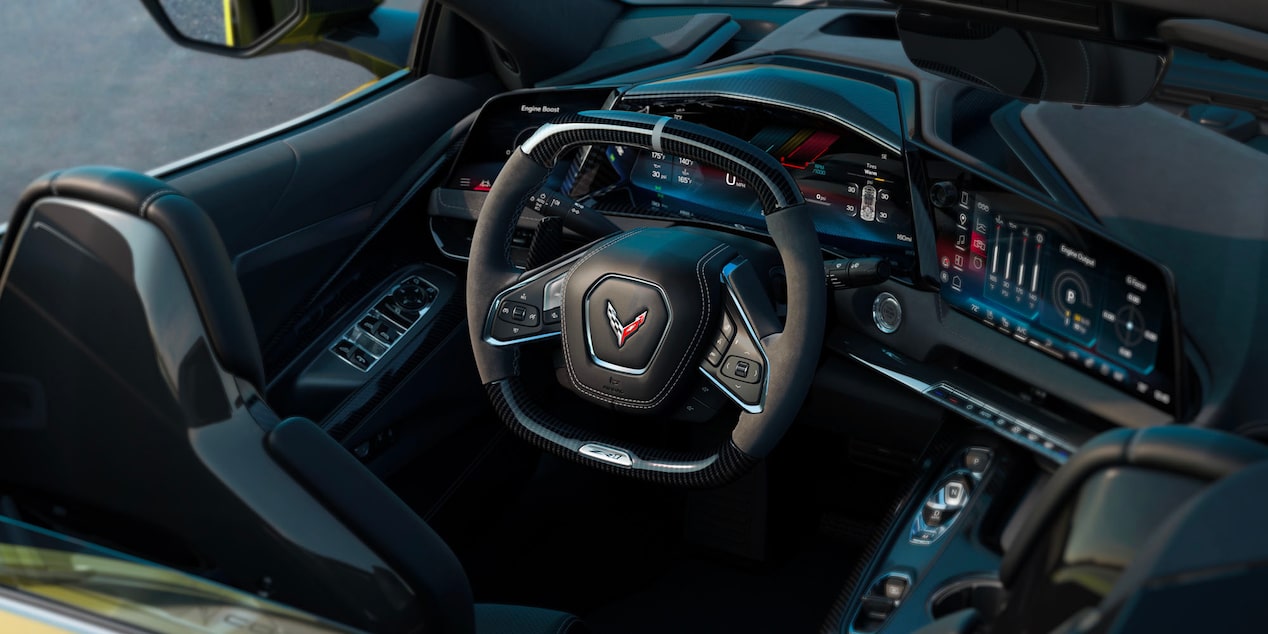 Vue aérienne de l’habitacle côté conducteur de la Corvette 2026.
