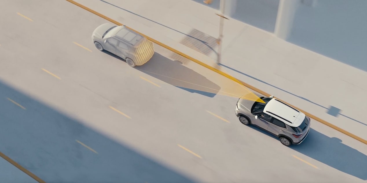 Caractéristique de sécurité du VUS Chevrolet Trailblazer 2027 : vidéo du témoin de distance avec le véhicule qui précède.