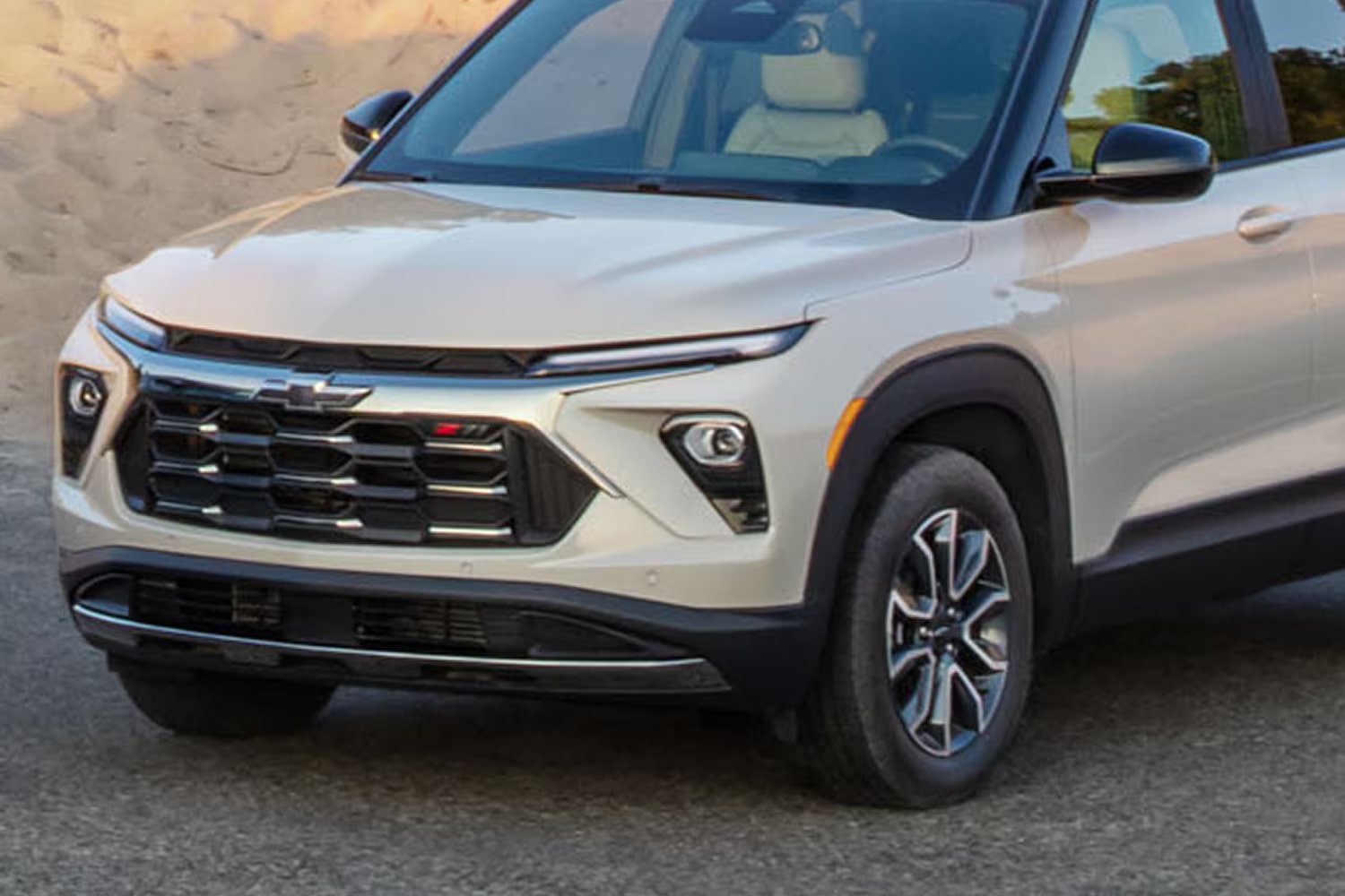 Front three-quarter view of a 2027 Chevrolet Trailblazer SUV parked outdoors.