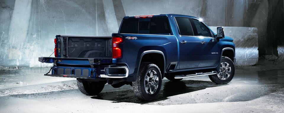 2023 Chevrolet Silverado HD with Multi-Flex Tailgate.