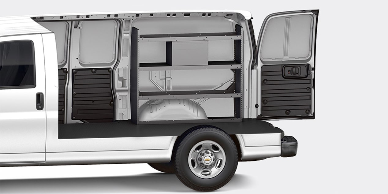 Configuration plombier de la fourgonnette utilitaire Chevrolet Express 2025 commerciale.
