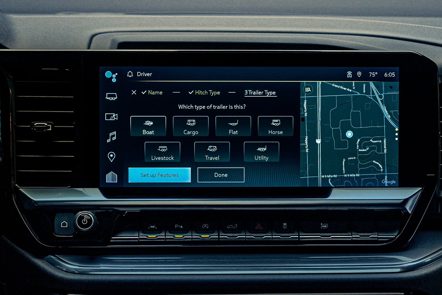 L’écran du système d’infodivertissement du camion de travail Chevrolet Silverado LD commercial 2026.